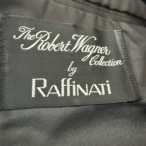 Elegant Black Tuxedo Suit - Picture 5 of 8